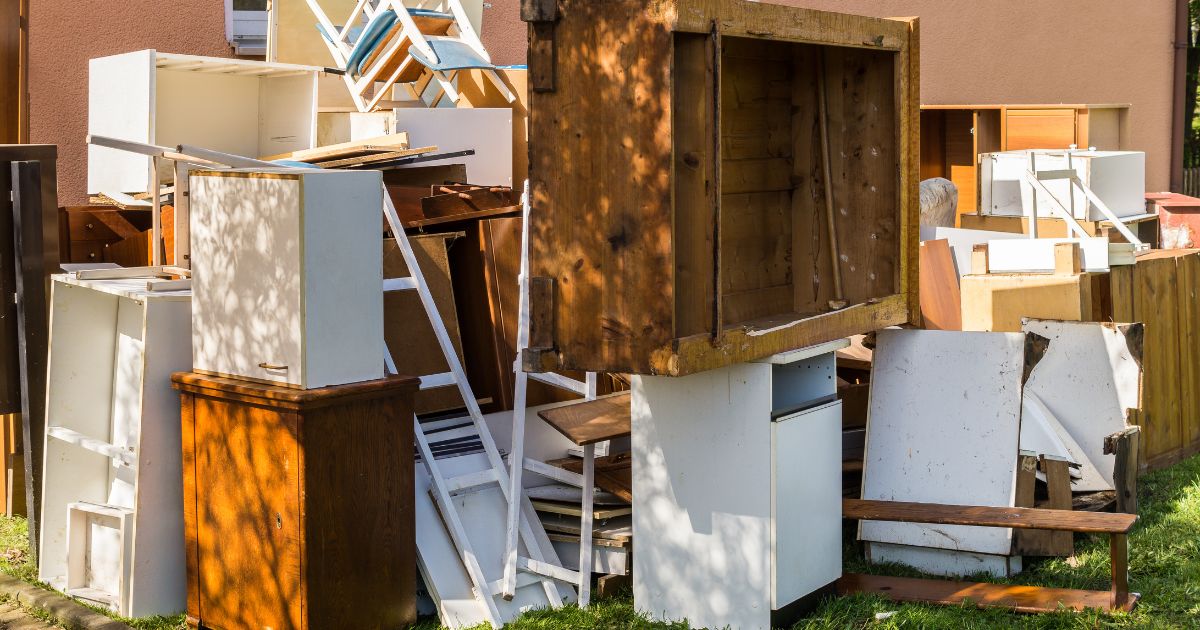 Hoarded property cleared and made safe for the landlord — Clearance Service